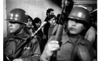 Daniel Cespedes est arrêté lors du coup d'état contre le président Salvador Allende, Santiago du Chili, septembre 1973